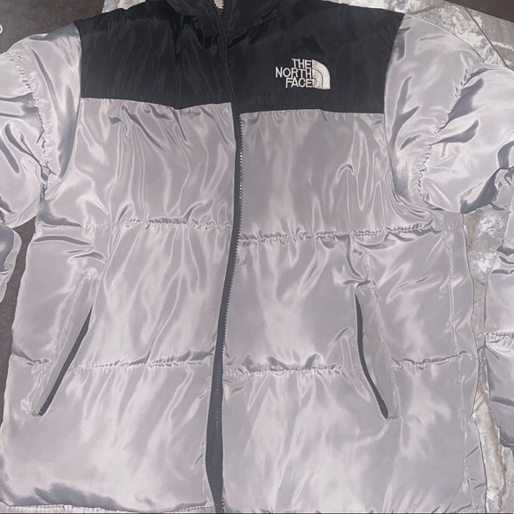 Gray north face jacket - Picture 5 of 6